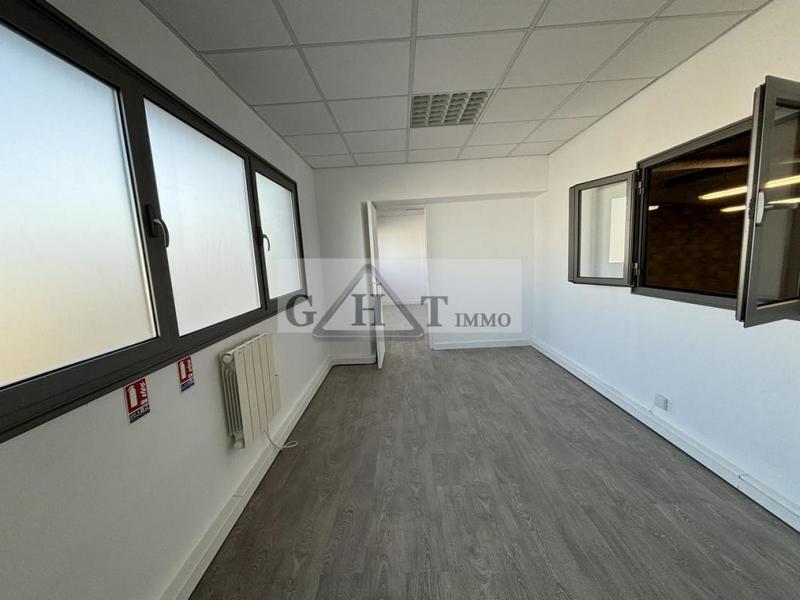 Entrepôt - 140 m²