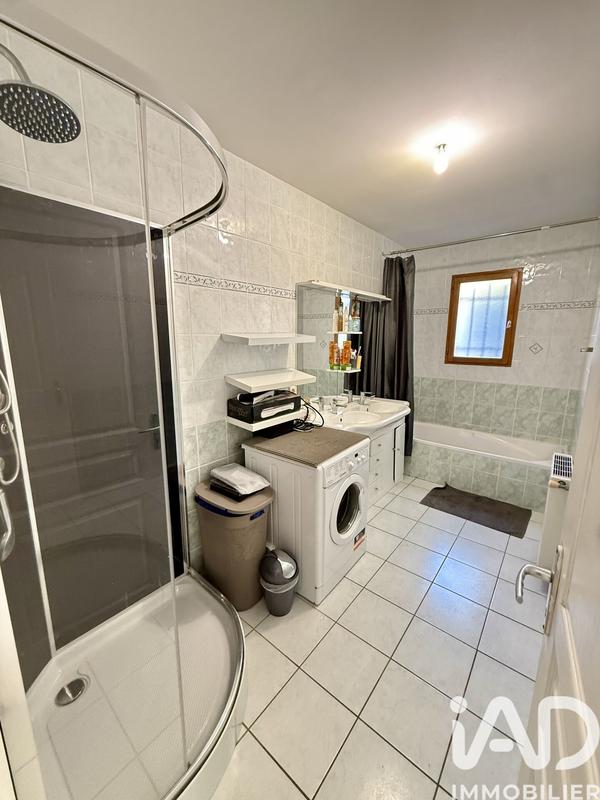 Maison - 111 m² - 7 pièces