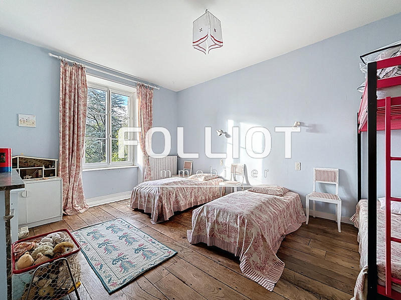 Maison - 190 m² - 8 pièces