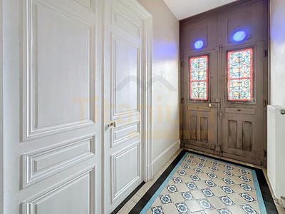 Maison - 280 m² - 11 pièces