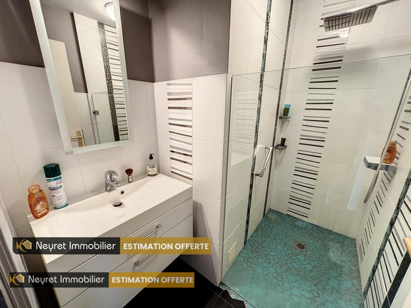 Villa - 225 m² - 8 pièces