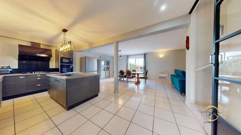 Maison - 145 m² - 5 pièces