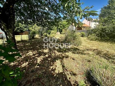 Terrain constructible - 876 m²