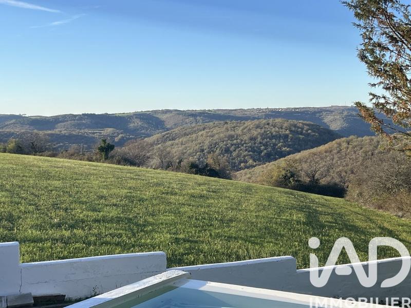 Maison - 228 m² - 8 pièces