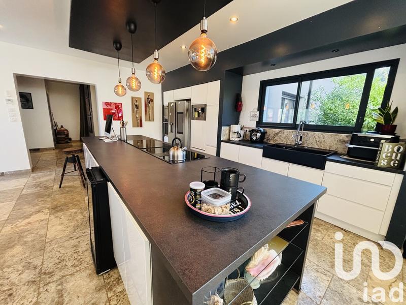 Maison - 411 m² - 5 pièces