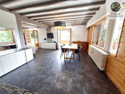 Maison - 199 m² - 7 pièces