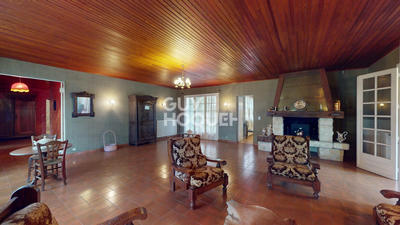 Maison - 213 m² - 7 pièces