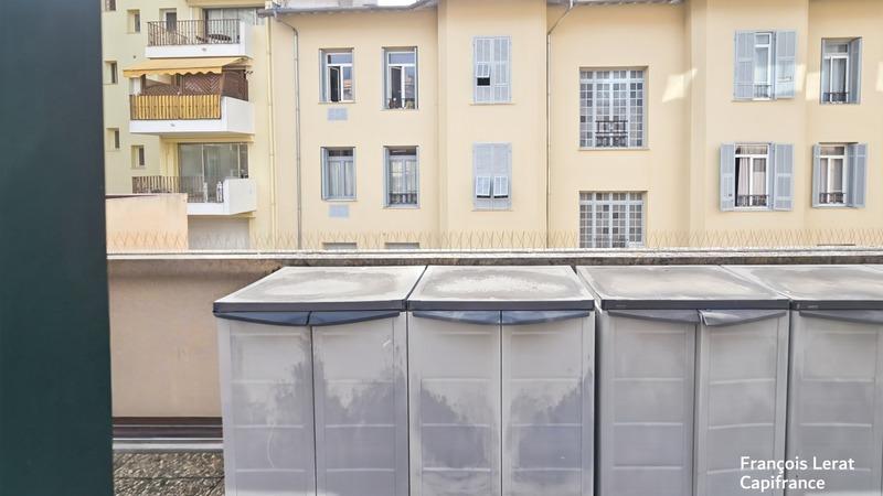 Local d'activité / Entrepôt - 83 m² - 6 pièces