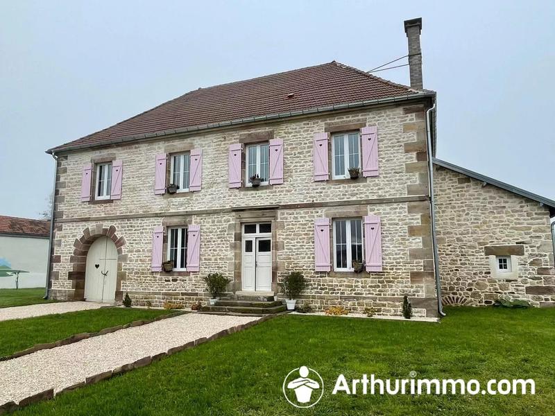 Maison - 220 m² - 8 pièces