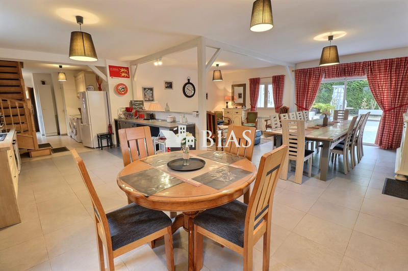 Maison ancienne - 290 m² - 12 pièces