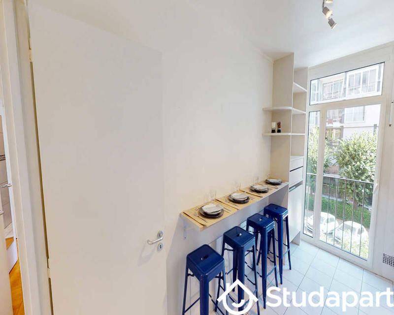 Chambre - 80 m² - 1 pièce