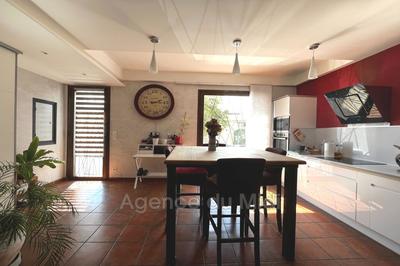 Maison de village - 94 m² - 5 pièces