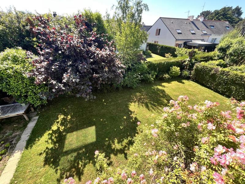 Maison - 225 m² - 9 pièces