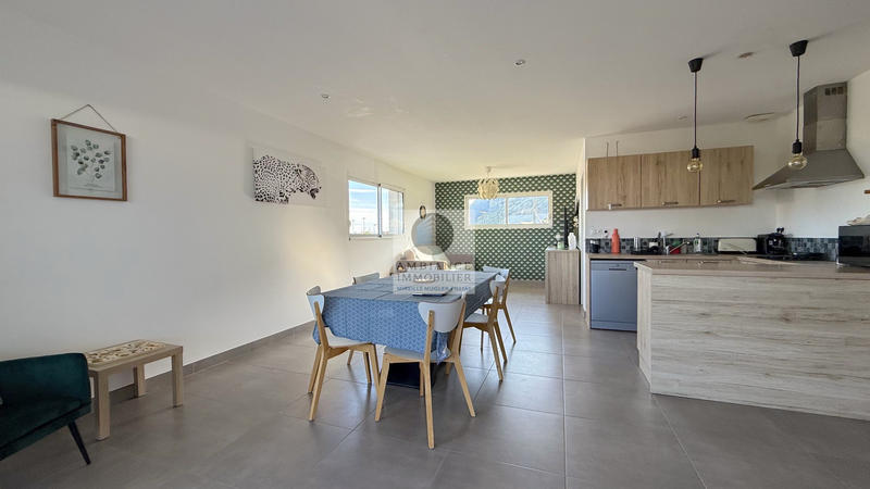 Appartement - 120 m² - 6 pièces