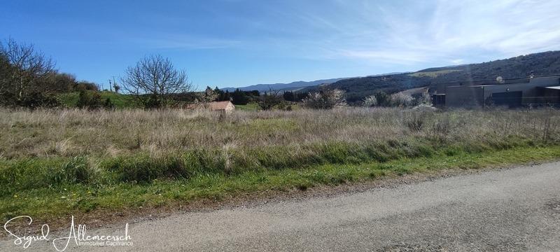 Terrain constructible - 700 m²