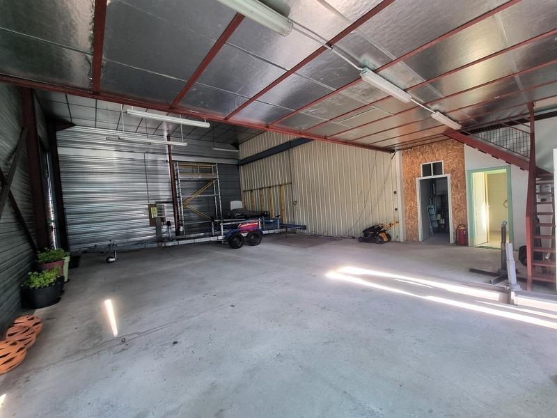 Local artisanal - 179 m² - 5 pièces