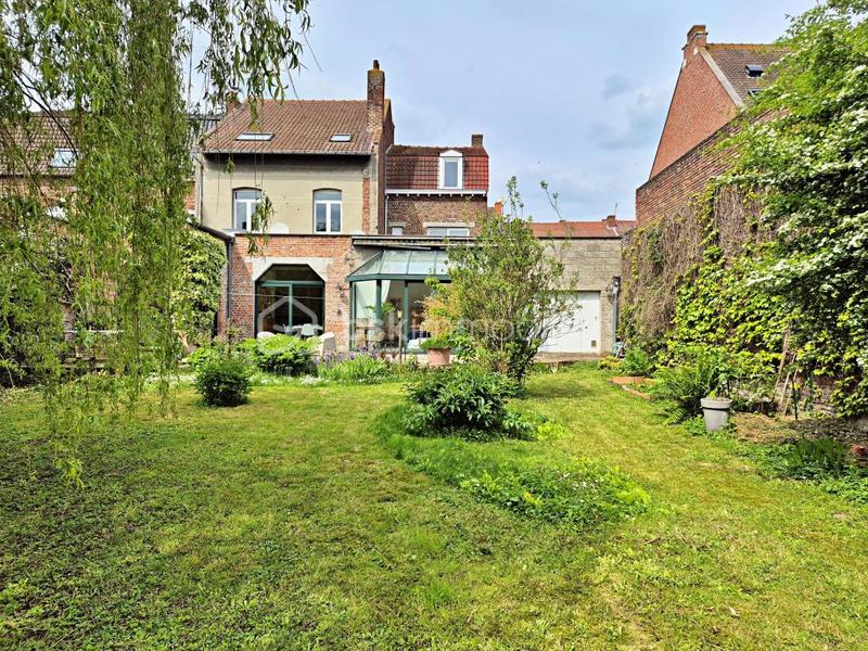 Maison - 365 m² - 10 pièces