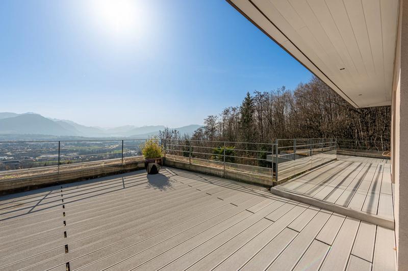 Villa - 220 m² - 6 pièces