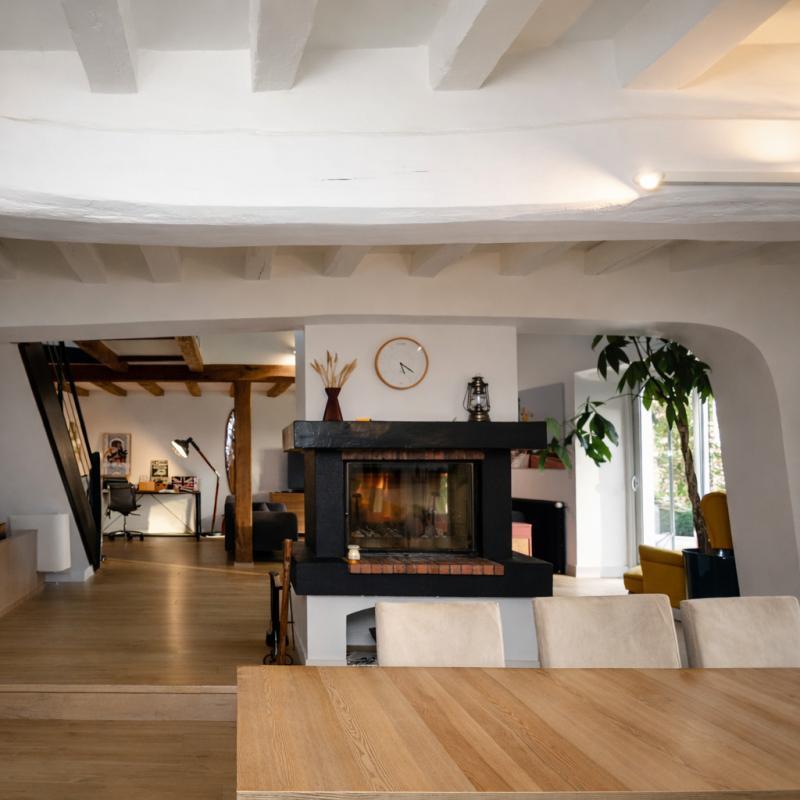 Maison - 220 m² - 6 pièces