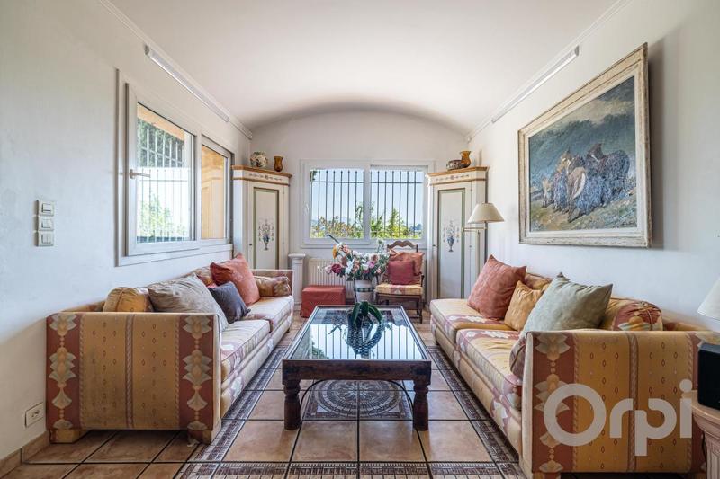 Villa - 205 m² - 6 pièces