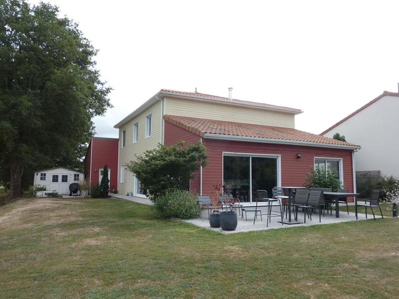 Maison - 207 m² - 9 pièces