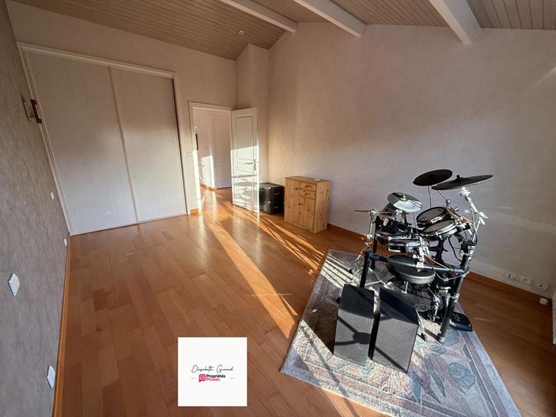 Maison - 205 m² - 6 pièces