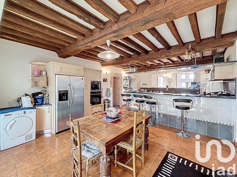 Maison - 640 m² - 14 pièces