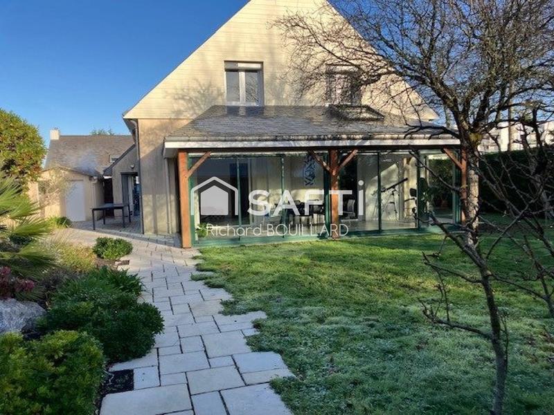 Villa - 180 m² - 8 pièces