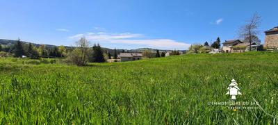 Terrain constructible - 1 950 m²
