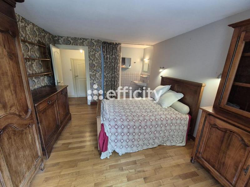 Maison - 231 m² - 6 pièces