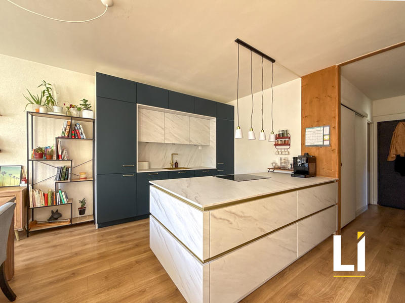 Appartement - 85 m² - 3 pièces