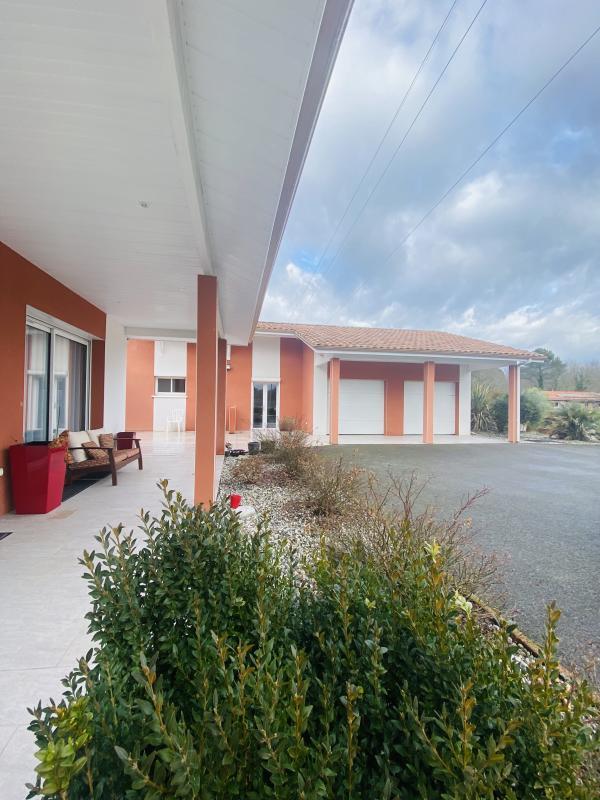 Villa - 233 m² - 9 pièces