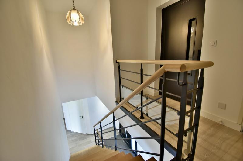 Maison contemporaine - 285 m² - 7 pièces
