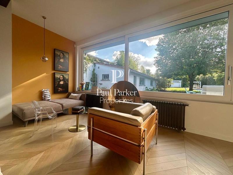 Maison - 230 m² - 6 pièces