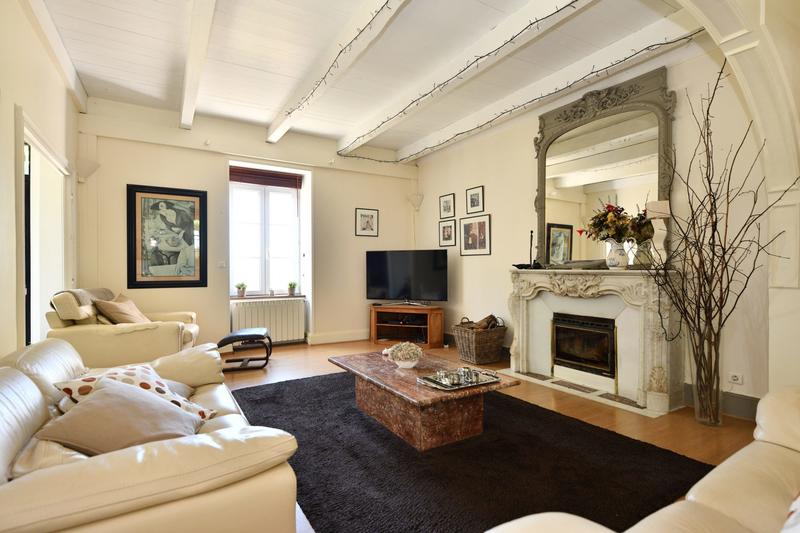 Maison - 390 m² - 12 pièces