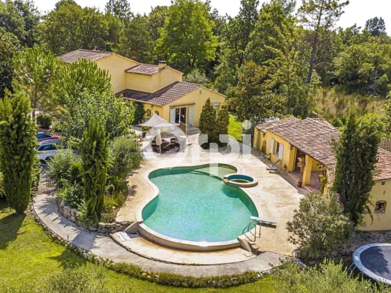 Maison - 200 m² - 6 pièces