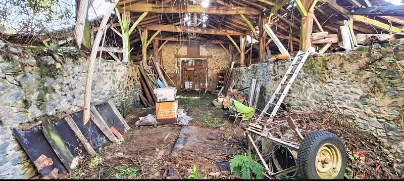 Maison - 243 m² - 1 pièce