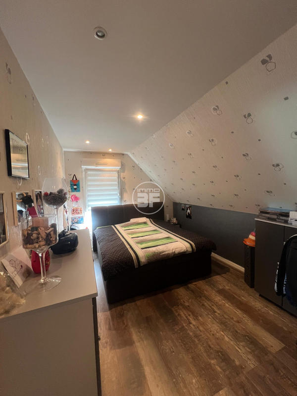 Maison - 102 m² - 5 pièces