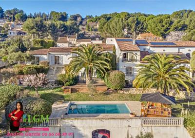 Villa - 230 m² - 6 pièces