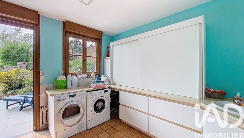 Maison - 239 m² - 8 pièces