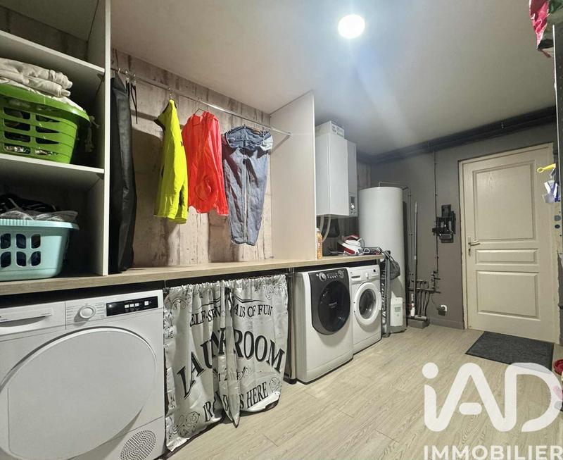 Maison - 223 m² - 7 pièces