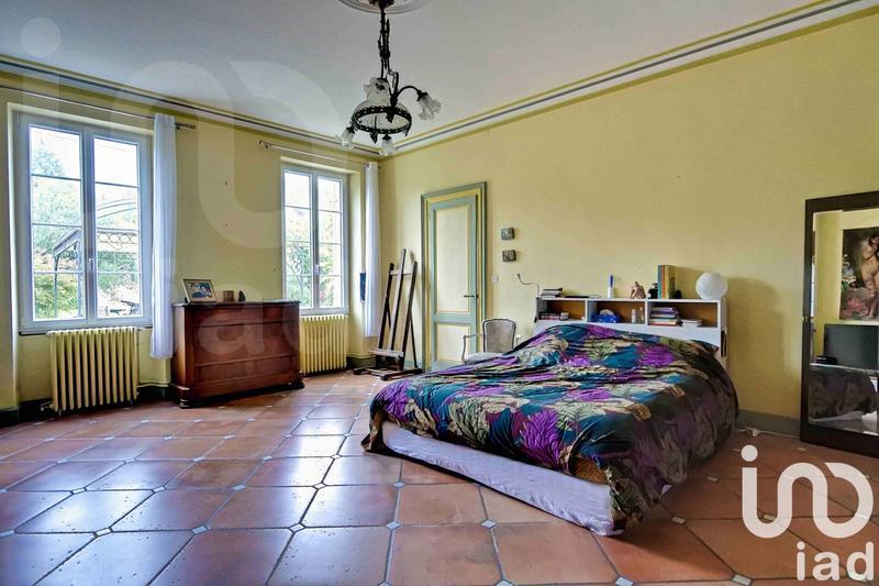 Maison - 357 m² - 11 pièces