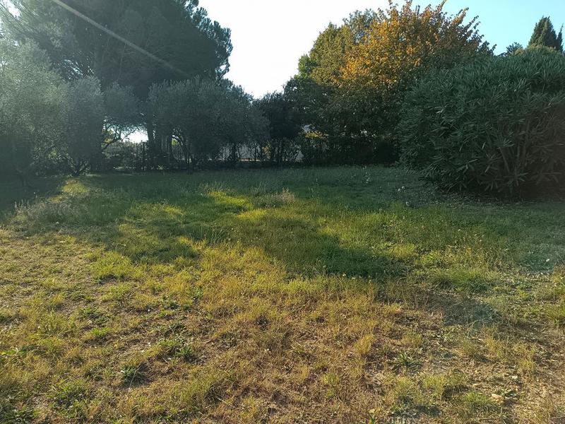 Terrain constructible - 815 m²