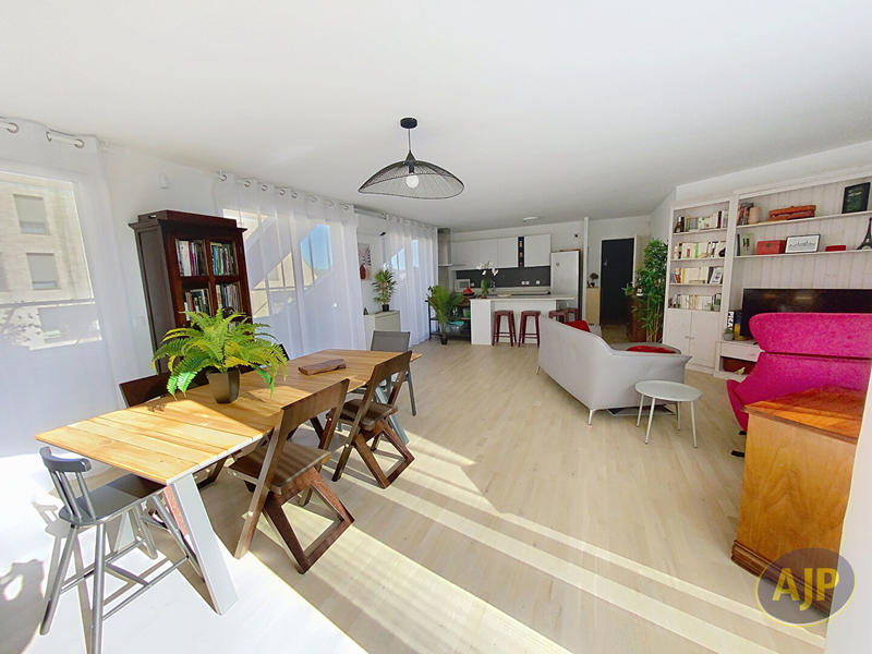 Appartement - 121 m² - 4 pièces