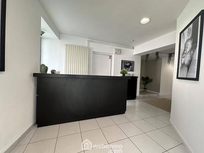 Local commercial - 102 m² - 4 pièces