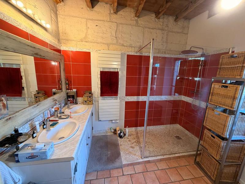 Maison - 220 m² - 6 pièces