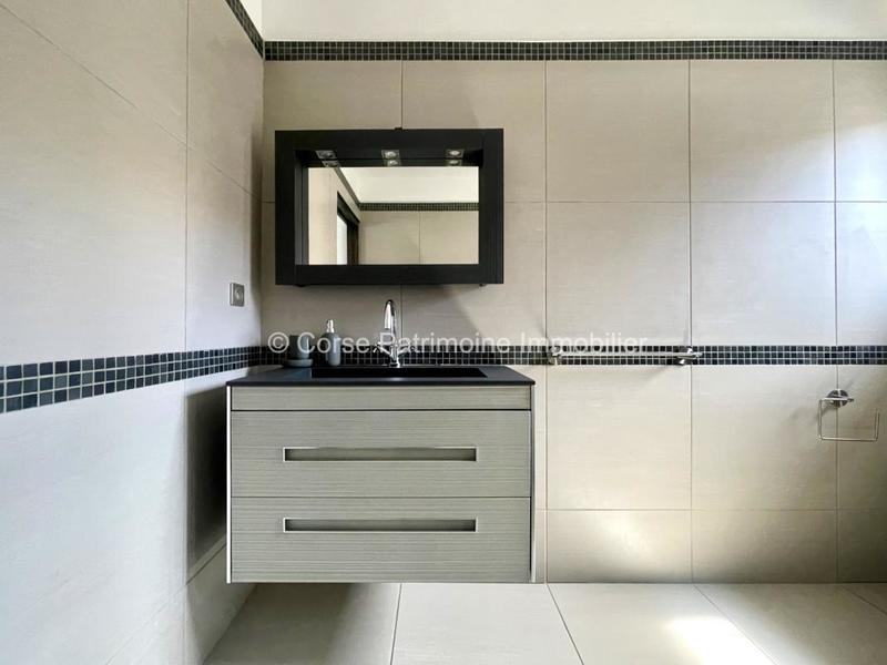 Villa - 210 m² - 6 pièces