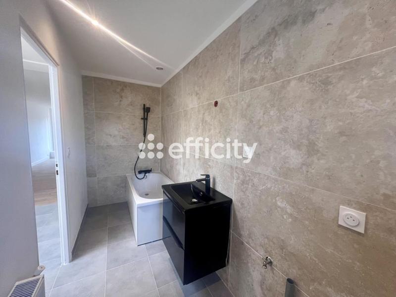 Maison - 85 m² - 5 pièces