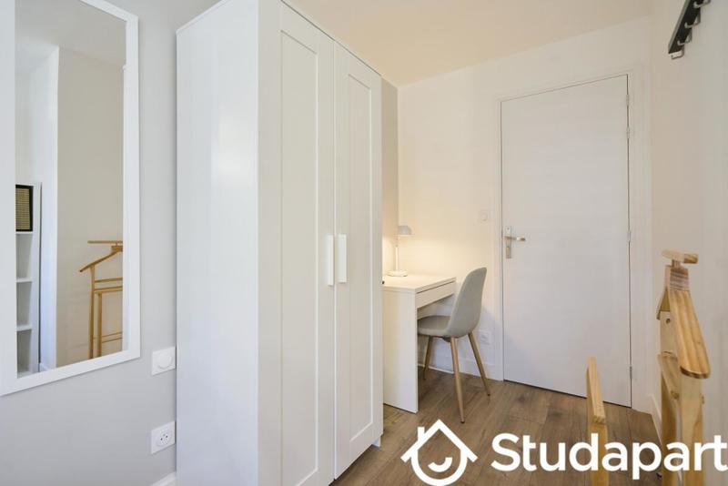 Chambre - 11 m² - 1 pièce