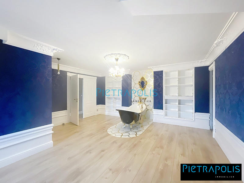 Villa - 390 m² - 14 pièces